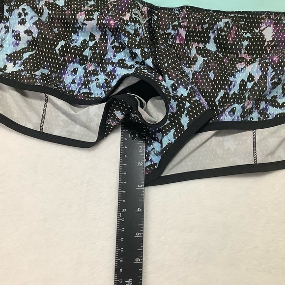 Lululemon Run Speed Short 4 Way Stretch Floral Sport/ Tranquil Blue Multi Sz 10 - Picture 8 of 9